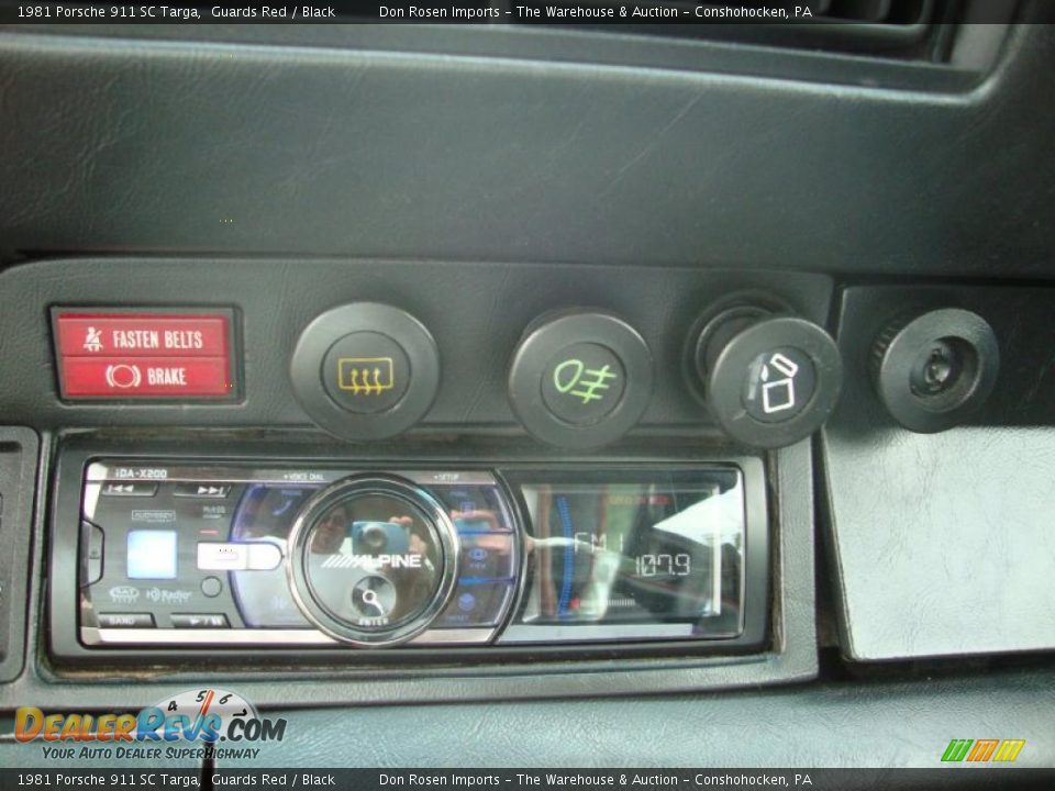 Controls of 1981 Porsche 911 SC Targa Photo #33