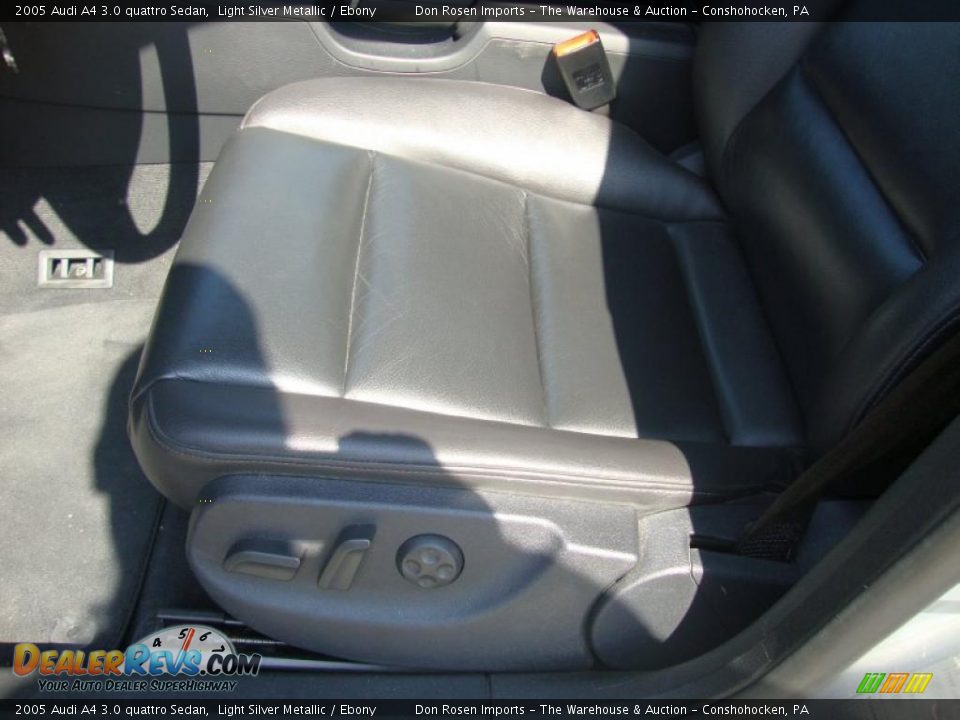 2005 Audi A4 3.0 quattro Sedan Light Silver Metallic / Ebony Photo #16