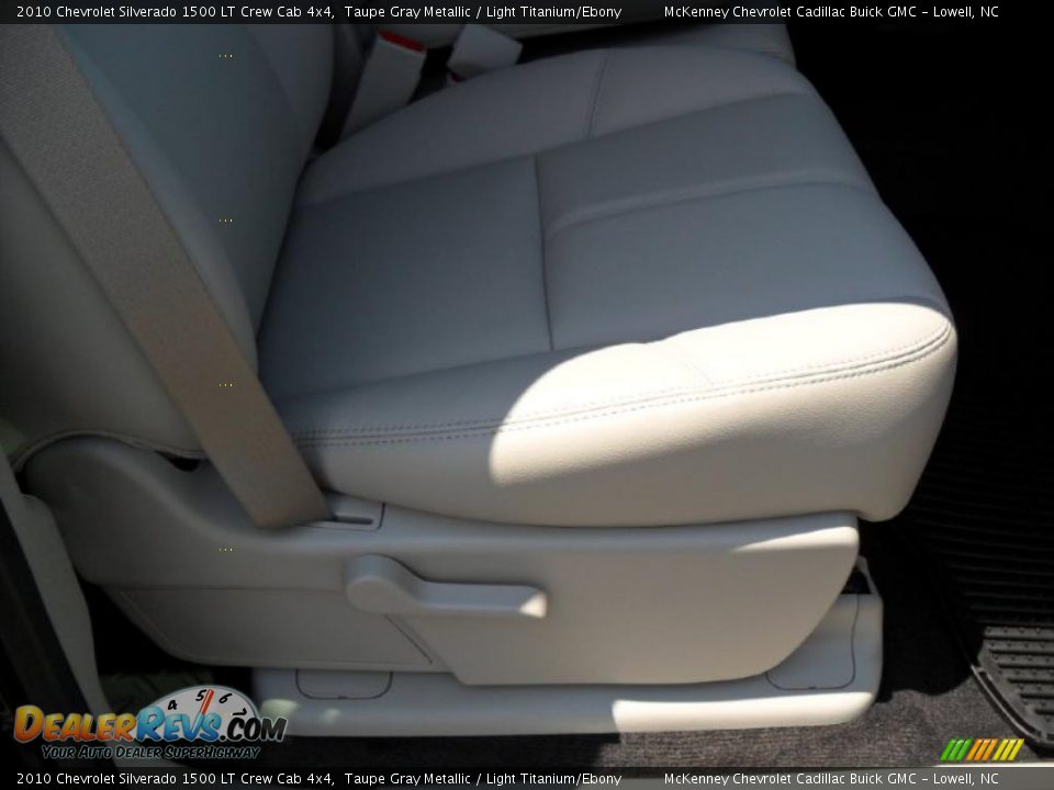 2010 Chevrolet Silverado 1500 LT Crew Cab 4x4 Taupe Gray Metallic / Light Titanium/Ebony Photo #18