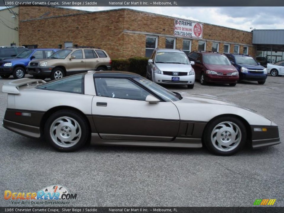 1986 Chevrolet Corvette Coupe Silver Beige / Saddle Photo #7