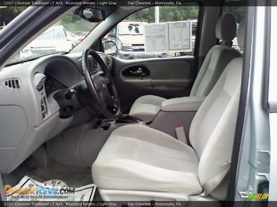 2007 Chevrolet TrailBlazer LT 4x4 Moondust Metallic / Light Gray Photo #5