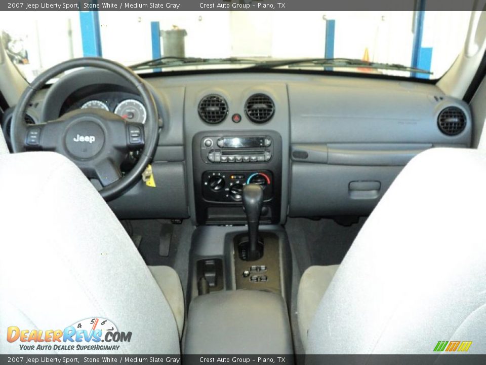 2007 Jeep Liberty Sport Stone White / Medium Slate Gray Photo #13