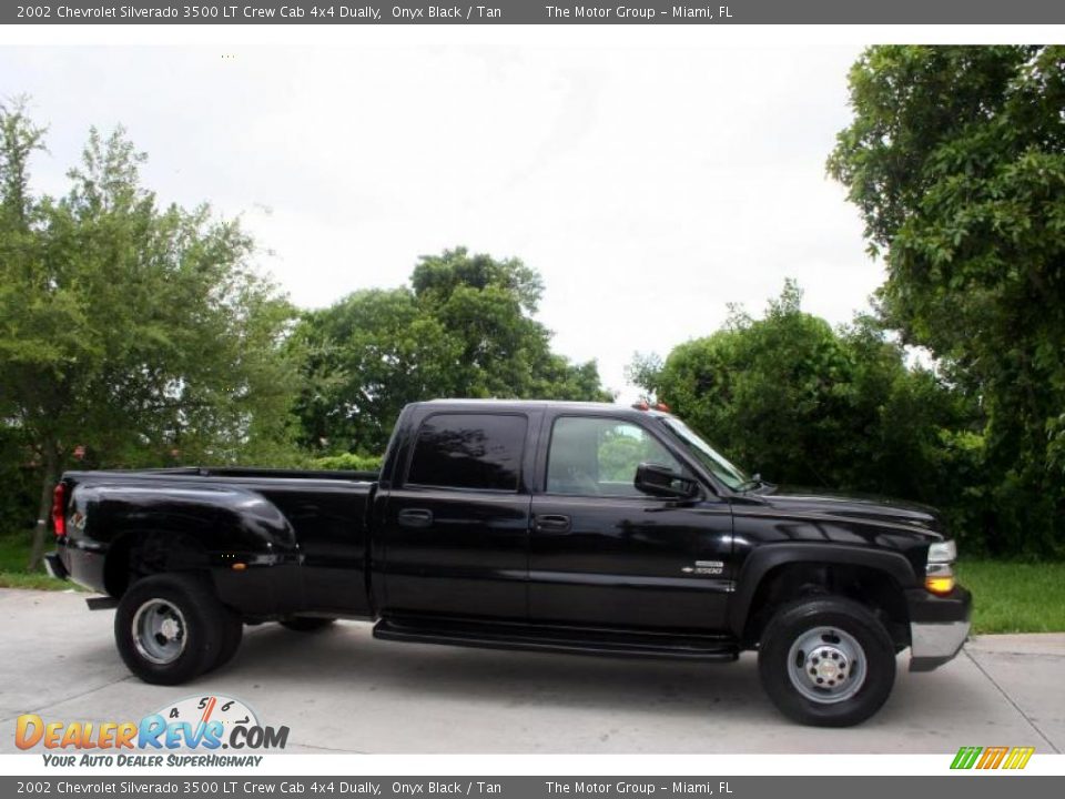 2002 Chevrolet Silverado 3500 LT Crew Cab 4x4 Dually Onyx Black / Tan Photo #13