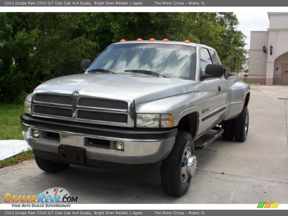 2001 Dodge Ram 3500 SLT Club Cab 4x4 Dually Bright Silver Metallic / Agate Photo #1