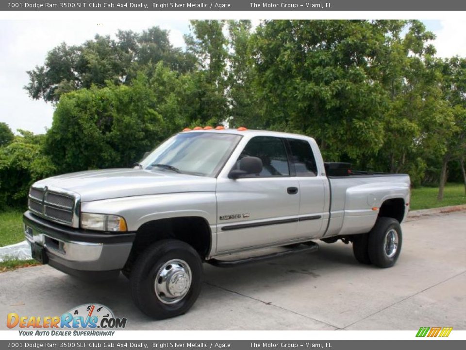 2001 Dodge Ram 3500 SLT Club Cab 4x4 Dually Bright Silver Metallic / Agate Photo #2