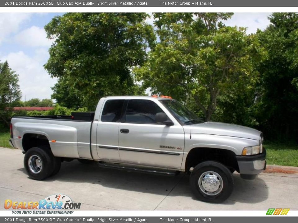 2001 Dodge Ram 3500 SLT Club Cab 4x4 Dually Bright Silver Metallic / Agate Photo #12