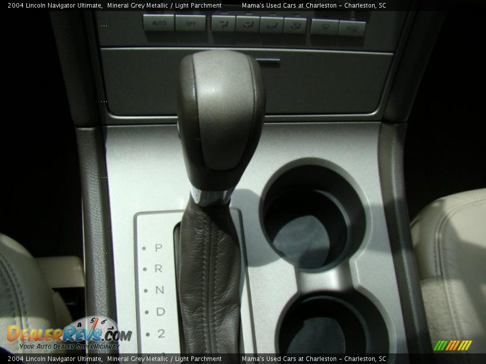 2004 Lincoln Navigator Ultimate Shifter Photo #30