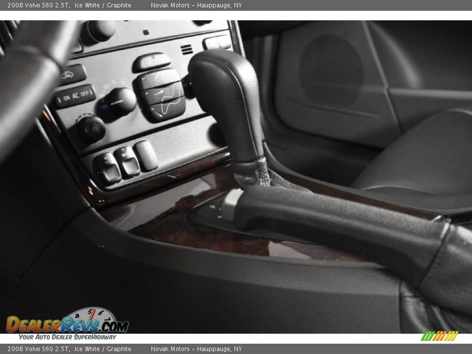 2008 Volvo S60 2.5T Ice White / Graphite Photo #15