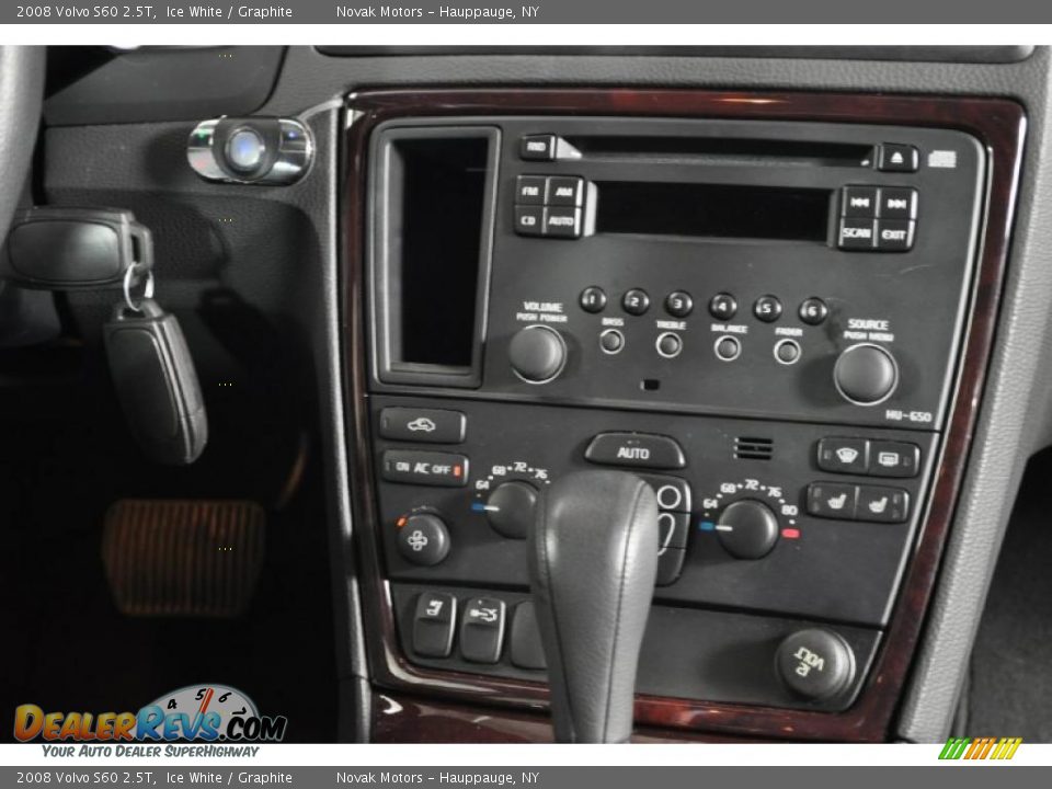 2008 Volvo S60 2.5T Ice White / Graphite Photo #31