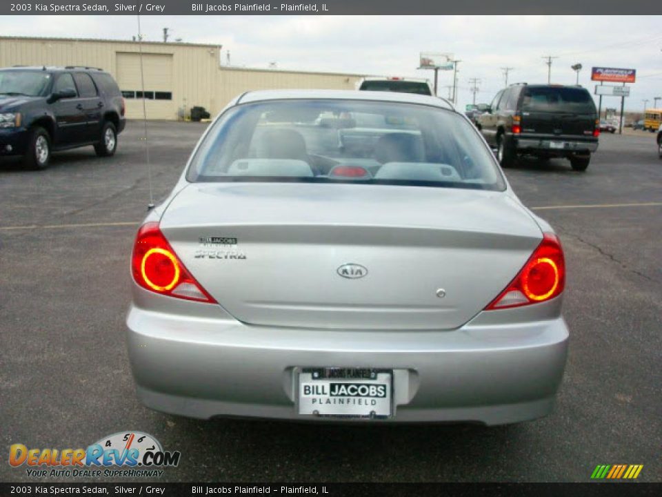 2003 Kia Spectra Sedan Silver / Grey Photo #7