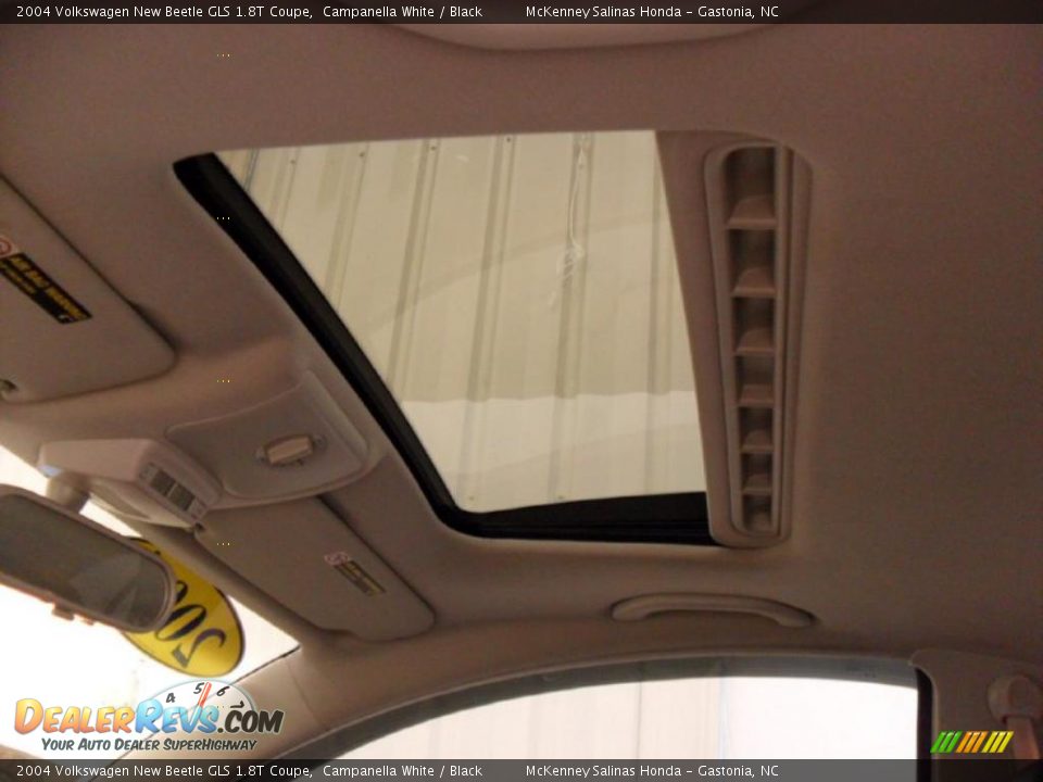 2004 Volkswagen New Beetle GLS 1.8T Coupe Campanella White / Black Photo #14
