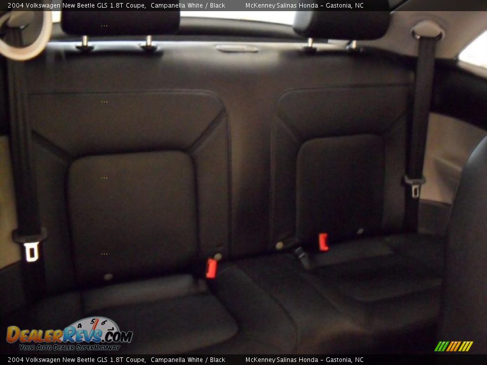 2004 Volkswagen New Beetle GLS 1.8T Coupe Campanella White / Black Photo #16