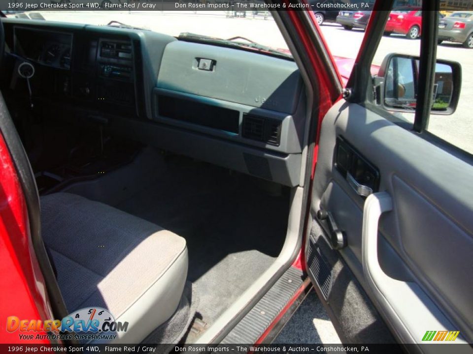 1996 Jeep Cherokee Sport 4WD Flame Red / Gray Photo #17