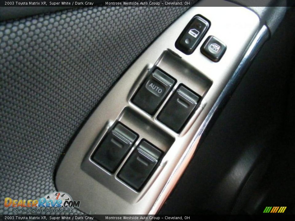 2003 Toyota Matrix XR Super White / Dark Gray Photo #23