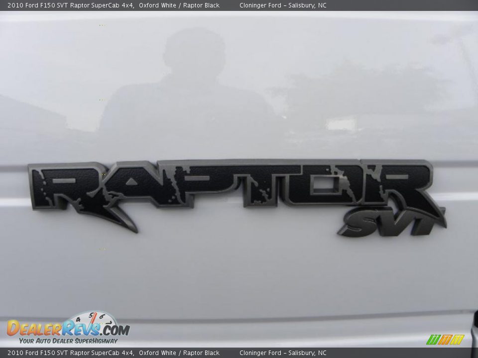 2010 Ford F150 SVT Raptor SuperCab 4x4 Oxford White / Raptor Black Photo #21