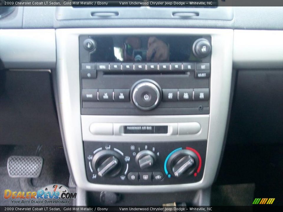 2009 Chevrolet Cobalt LT Sedan Gold Mist Metallic / Ebony Photo #30