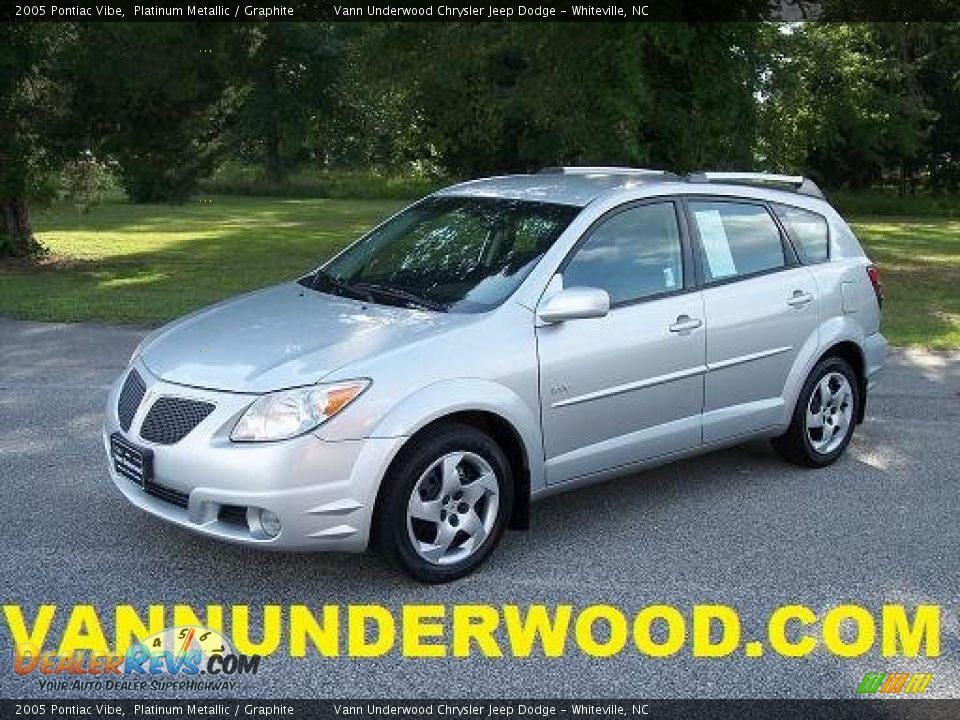 2005 Pontiac Vibe Platinum Metallic / Graphite Photo #1