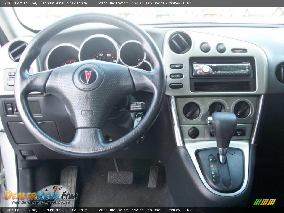 2005 Pontiac Vibe Platinum Metallic / Graphite Photo #6