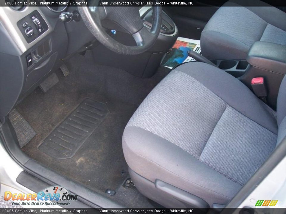 2005 Pontiac Vibe Platinum Metallic / Graphite Photo #7