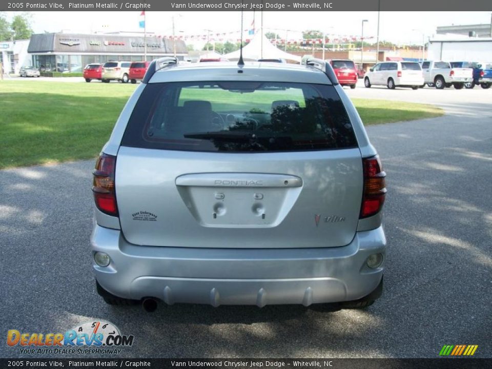 2005 Pontiac Vibe Platinum Metallic / Graphite Photo #17
