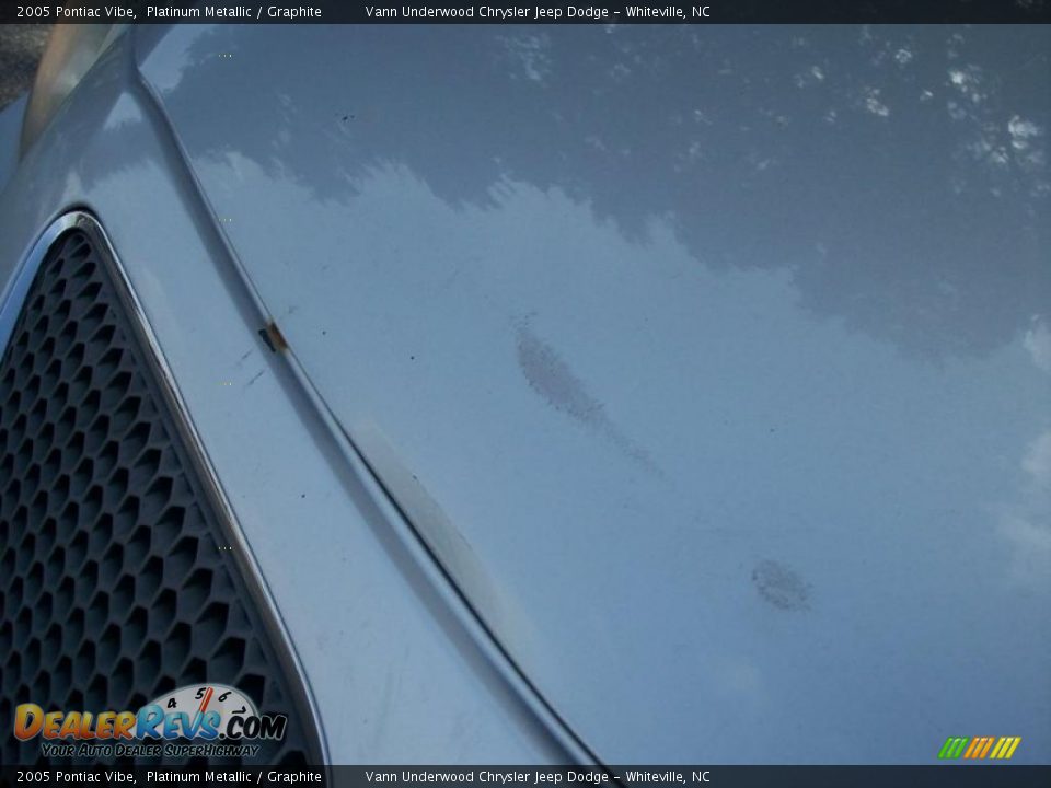 2005 Pontiac Vibe Platinum Metallic / Graphite Photo #22