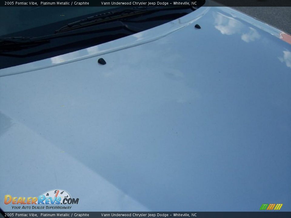 2005 Pontiac Vibe Platinum Metallic / Graphite Photo #23