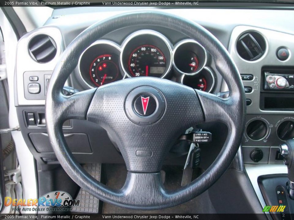 2005 Pontiac Vibe Platinum Metallic / Graphite Photo #30