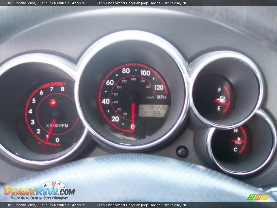 2005 Pontiac Vibe Platinum Metallic / Graphite Photo #34