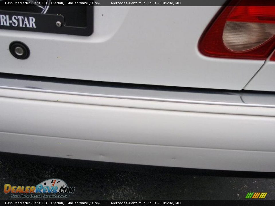 1999 Mercedes-Benz E 320 Sedan Glacier White / Grey Photo #9