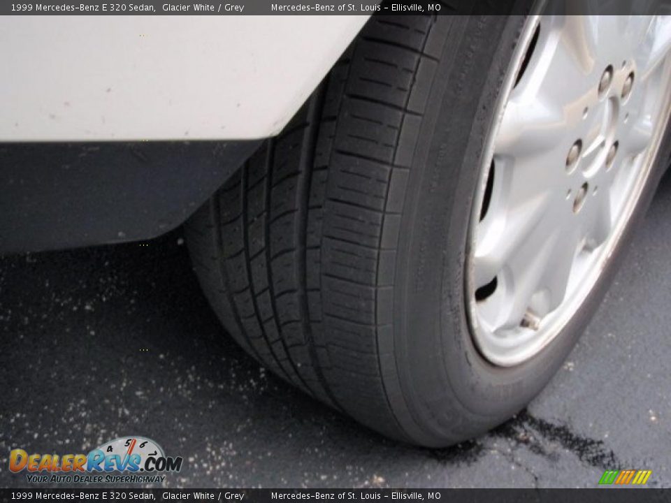1999 Mercedes-Benz E 320 Sedan Glacier White / Grey Photo #12