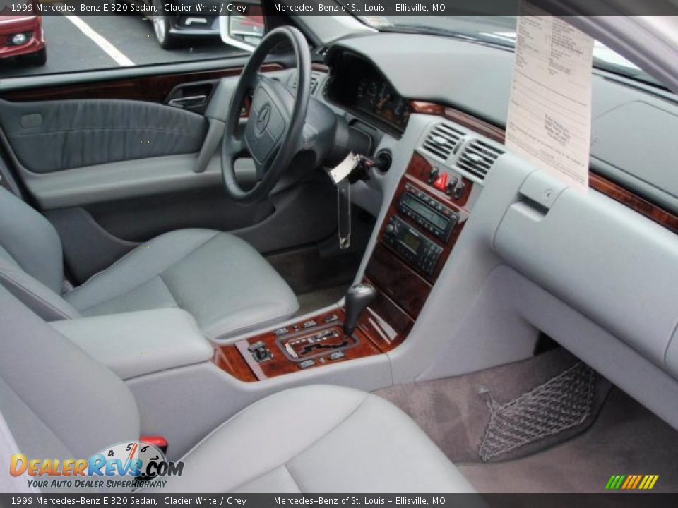 1999 Mercedes-Benz E 320 Sedan Glacier White / Grey Photo #14