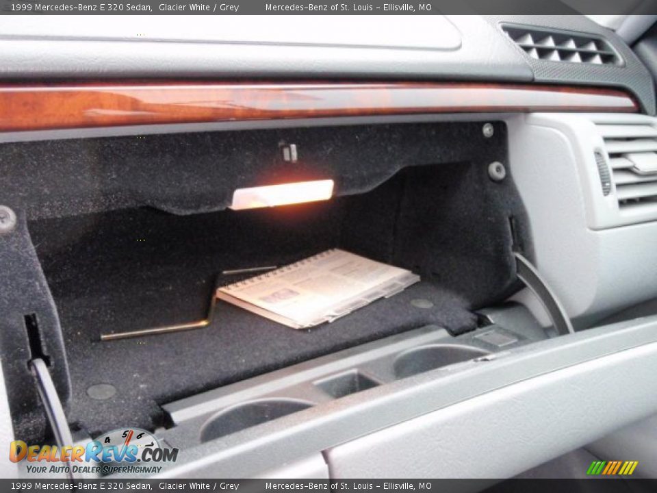 1999 Mercedes-Benz E 320 Sedan Glacier White / Grey Photo #25
