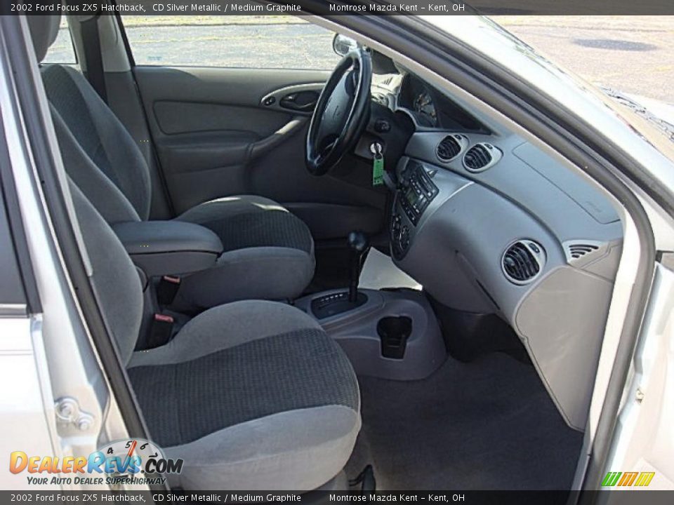 2002 Ford Focus ZX5 Hatchback CD Silver Metallic / Medium Graphite Photo #10