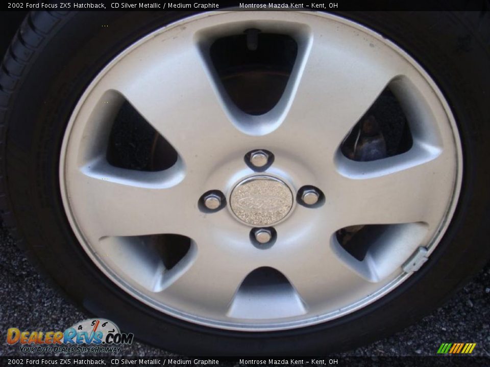2002 Ford Focus ZX5 Hatchback CD Silver Metallic / Medium Graphite Photo #29