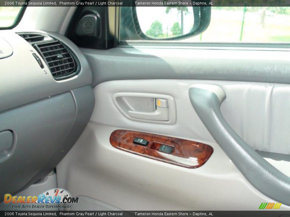 2006 Toyota Sequoia Limited Phantom Gray Pearl / Light Charcoal Photo #32