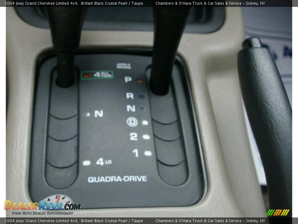 2004 Jeep Grand Cherokee Limited 4x4 Brillant Black Crystal Pearl / Taupe Photo #13
