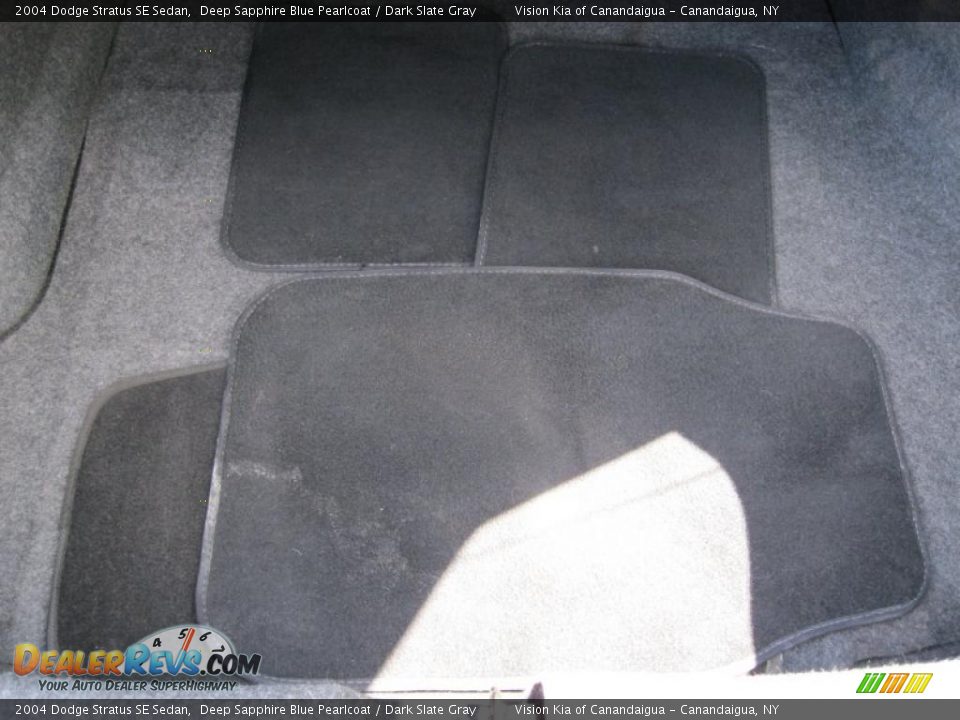 2004 Dodge Stratus SE Sedan Deep Sapphire Blue Pearlcoat / Dark Slate Gray Photo #13