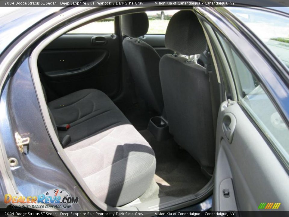 2004 Dodge Stratus SE Sedan Deep Sapphire Blue Pearlcoat / Dark Slate Gray Photo #27