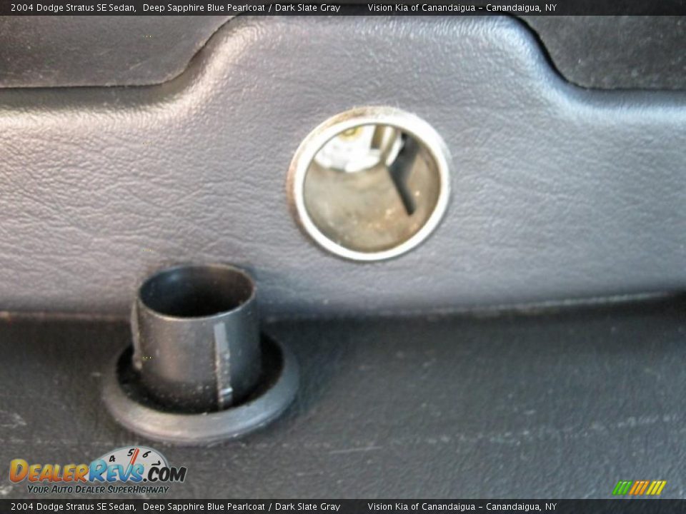 2004 Dodge Stratus SE Sedan Deep Sapphire Blue Pearlcoat / Dark Slate Gray Photo #29