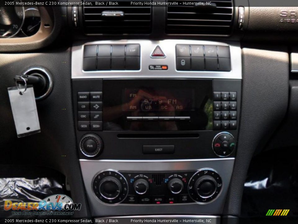 2005 Mercedes-Benz C 230 Kompressor Sedan Black / Black Photo #10