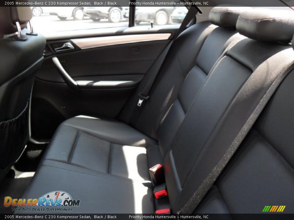 2005 Mercedes-Benz C 230 Kompressor Sedan Black / Black Photo #12