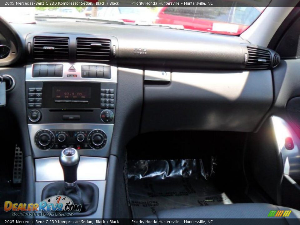 2005 Mercedes-Benz C 230 Kompressor Sedan Black / Black Photo #14
