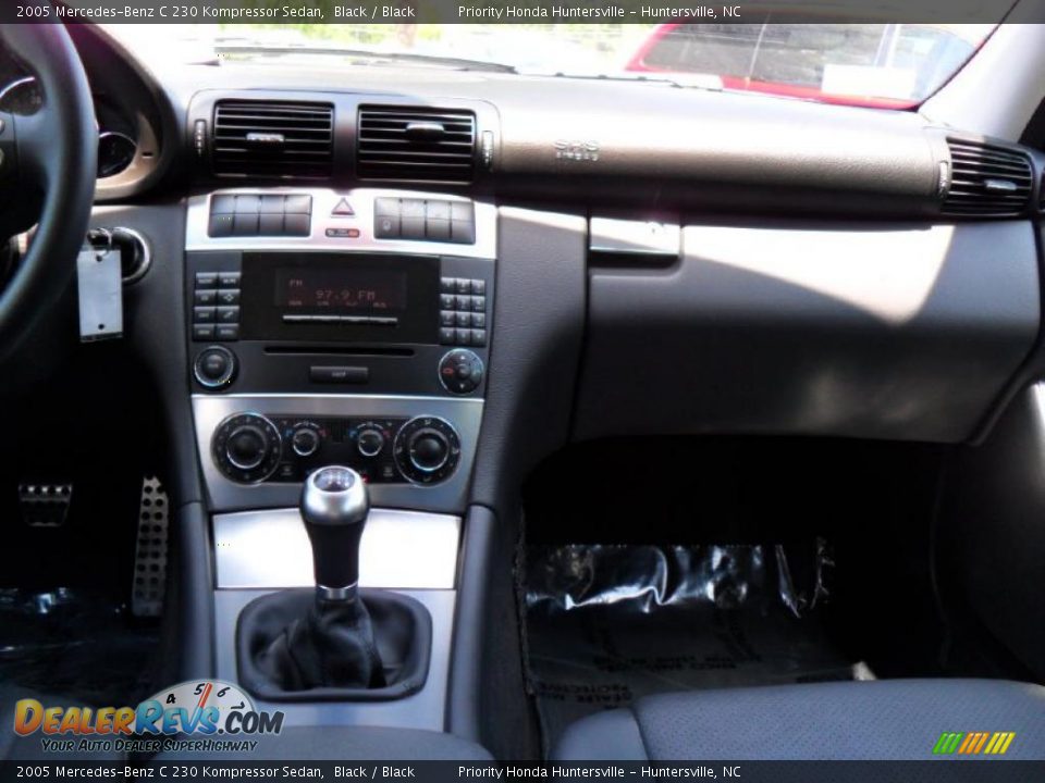 2005 Mercedes-Benz C 230 Kompressor Sedan Black / Black Photo #15