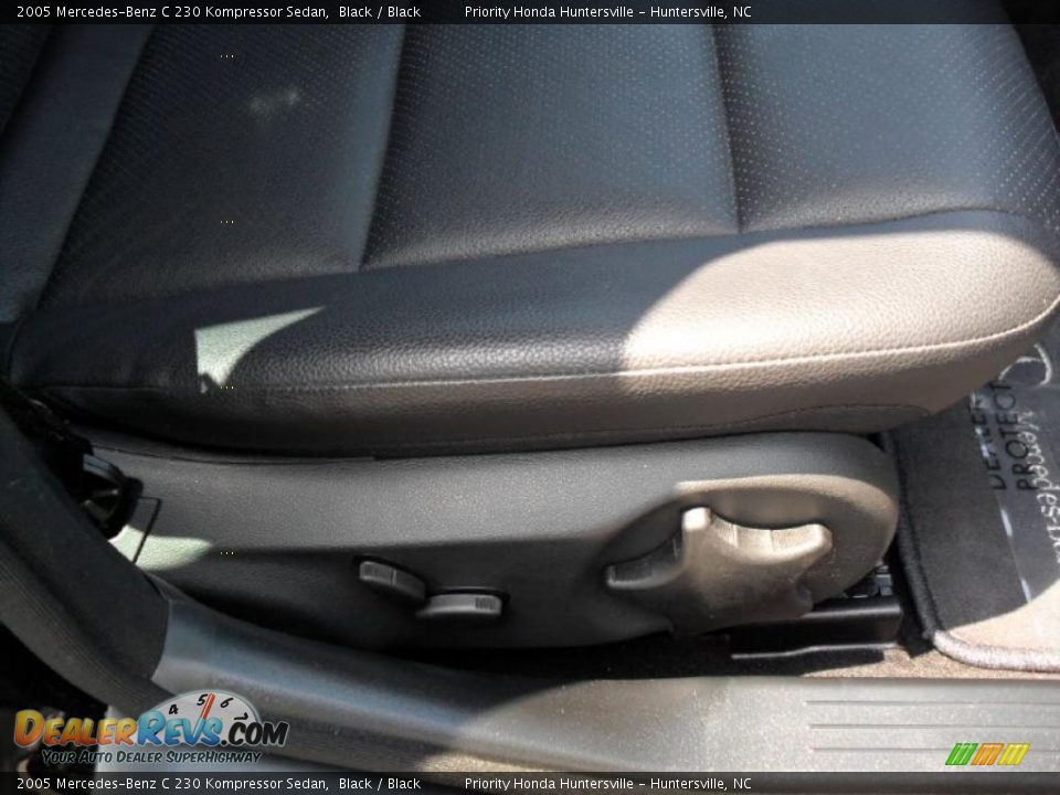 2005 Mercedes-Benz C 230 Kompressor Sedan Black / Black Photo #19