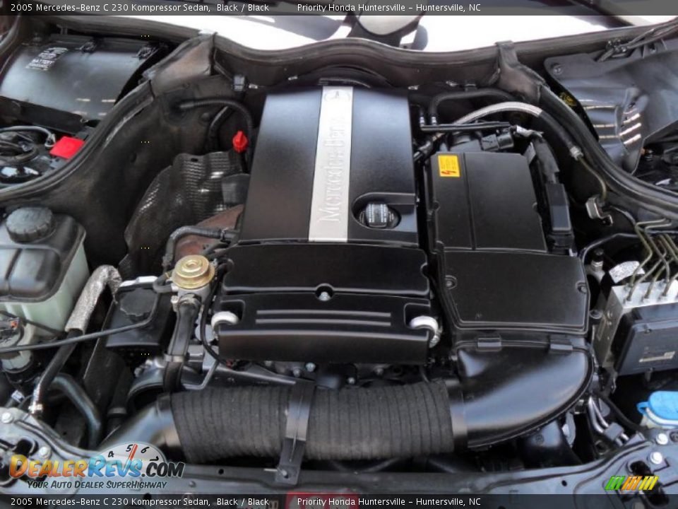 2005 Mercedes-Benz C 230 Kompressor Sedan Black / Black Photo #24