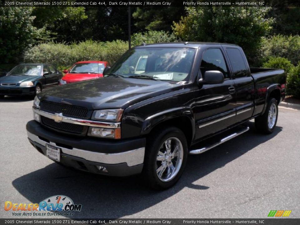 2005 Chevrolet Silverado 1500 Z71 Extended Cab 4x4 Dark Gray Metallic / Medium Gray Photo #1