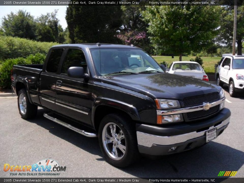 2005 Chevrolet Silverado 1500 Z71 Extended Cab 4x4 Dark Gray Metallic / Medium Gray Photo #5