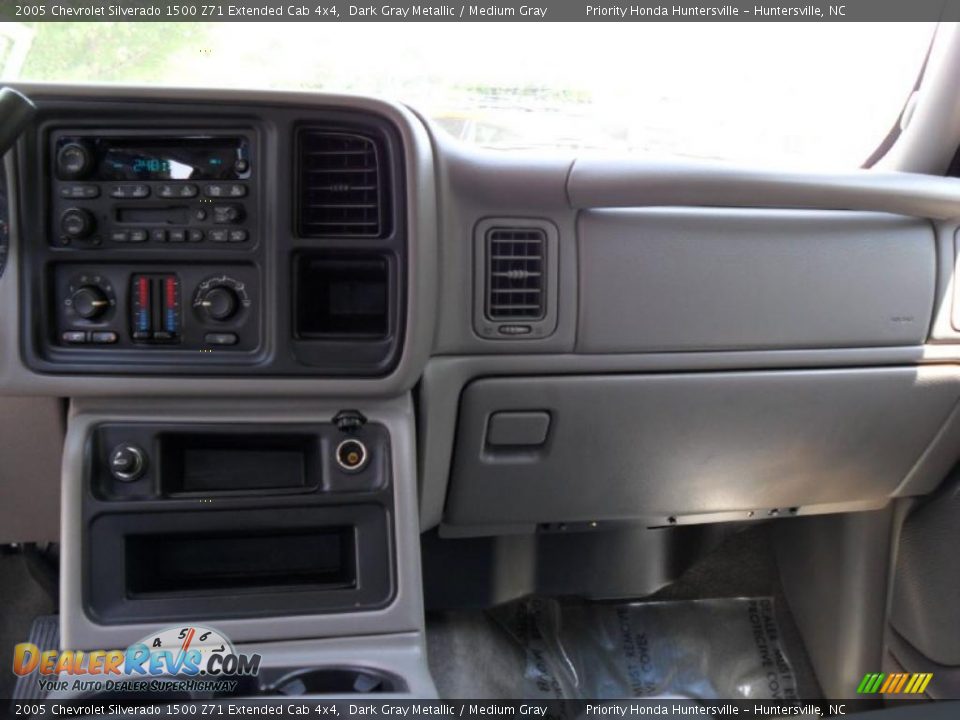 2005 Chevrolet Silverado 1500 Z71 Extended Cab 4x4 Dark Gray Metallic / Medium Gray Photo #15