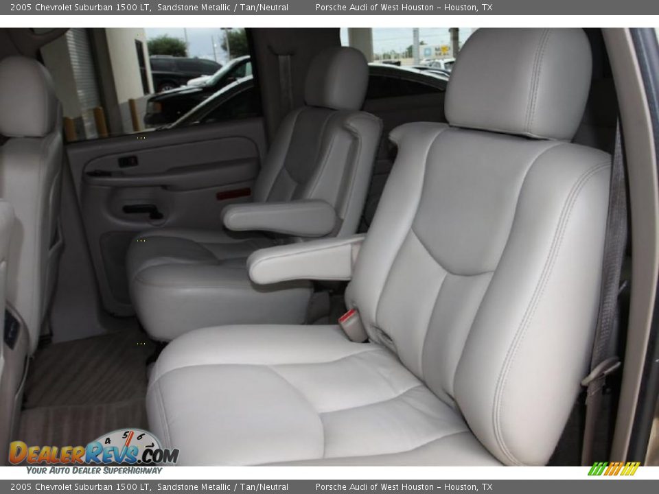 2005 Chevrolet Suburban 1500 LT Sandstone Metallic / Tan/Neutral Photo #6