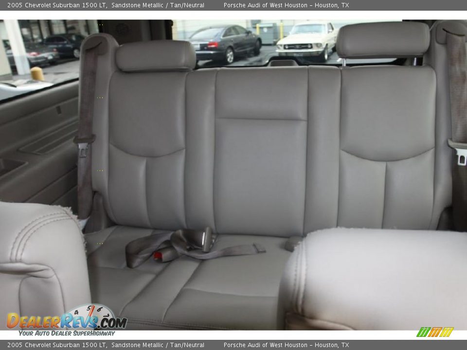 2005 Chevrolet Suburban 1500 LT Sandstone Metallic / Tan/Neutral Photo #7